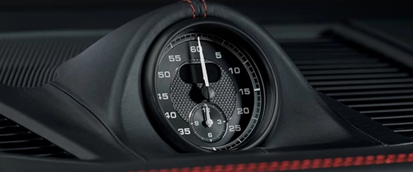 Close-up of the Sport Chrono stopwatch on a Porsche Macan dashboard