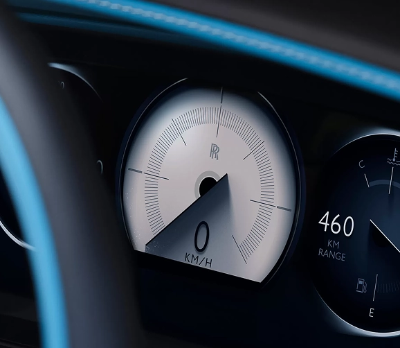 Rolls-Royce Ghost instrument cluster with an analogue-style speedometer and a 460km range readout